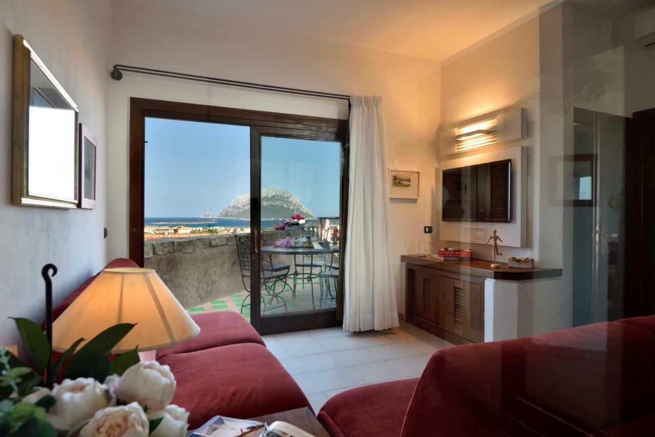 Residence L'Ea Di Lavru - Appartamenti Mono-Bilo-Trilocali Porto San Paolo  Bagian luar foto