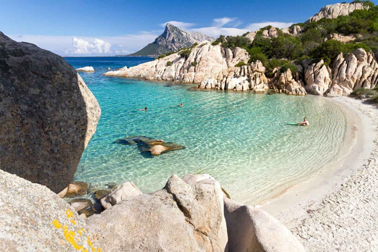 Residence L'Ea Di Lavru - Appartamenti Mono-Bilo-Trilocali Porto San Paolo  Bagian luar foto