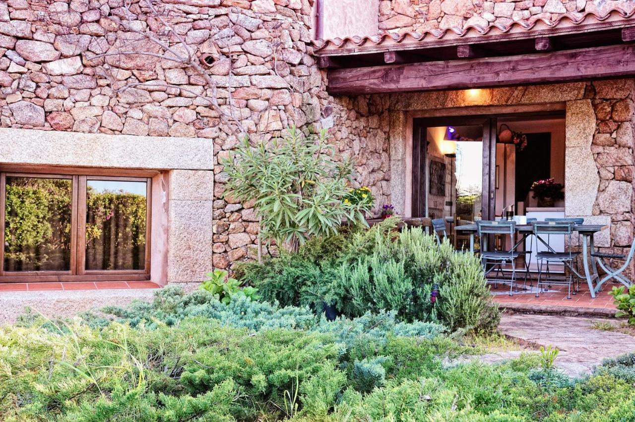 Residence L'Ea Di Lavru - Appartamenti Mono-Bilo-Trilocali Porto San Paolo  Bagian luar foto