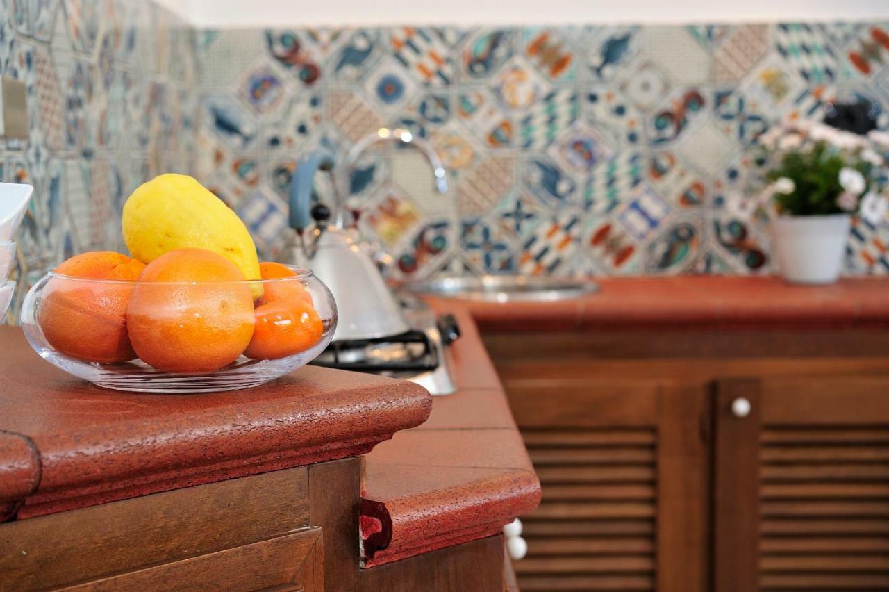 Residence L'Ea Di Lavru - Appartamenti Mono-Bilo-Trilocali Porto San Paolo  Bagian luar foto