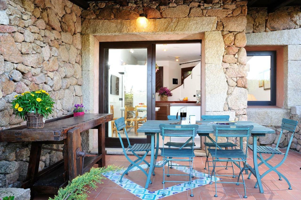 Residence L'Ea Di Lavru - Appartamenti Mono-Bilo-Trilocali Porto San Paolo  Bagian luar foto