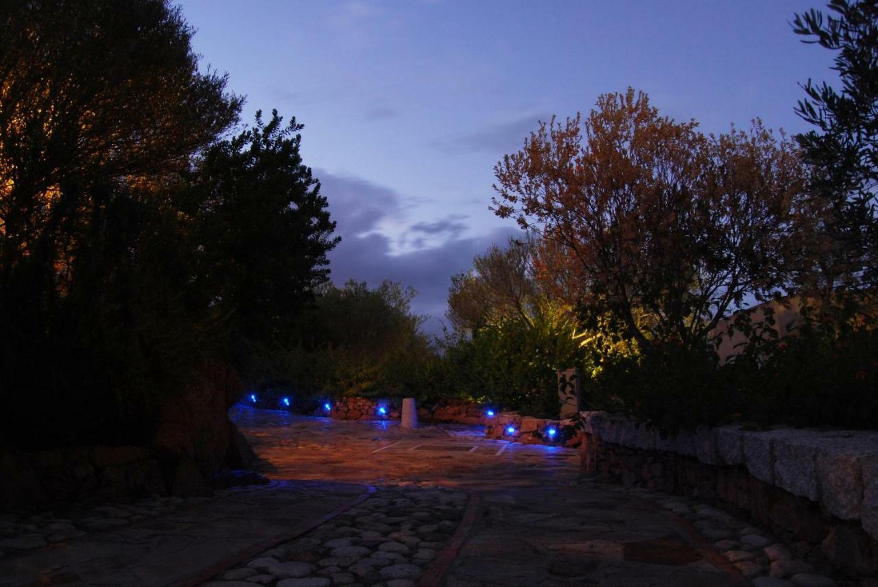 Residence L'Ea Di Lavru - Appartamenti Mono-Bilo-Trilocali Porto San Paolo  Bagian luar foto