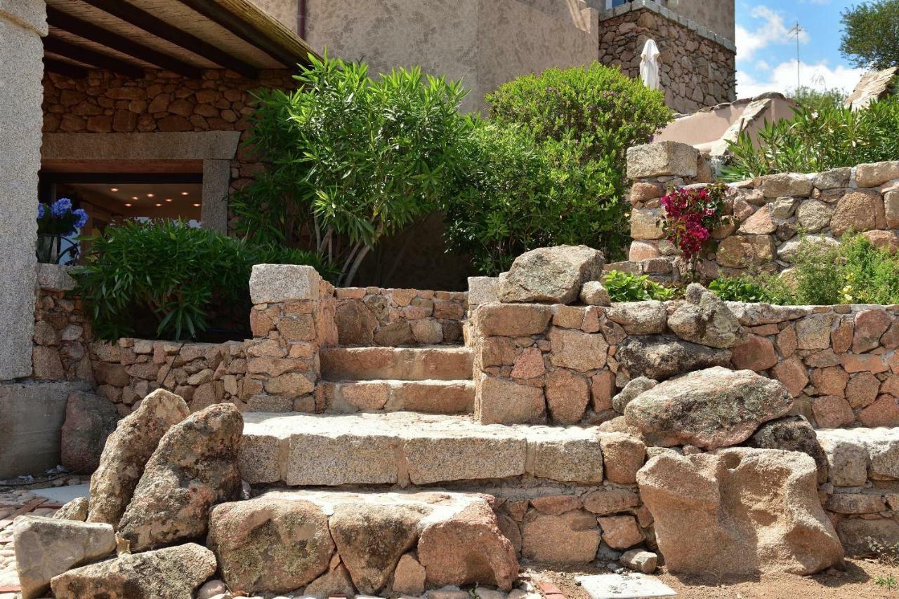 Residence L'Ea Di Lavru - Appartamenti Mono-Bilo-Trilocali Porto San Paolo  Bagian luar foto