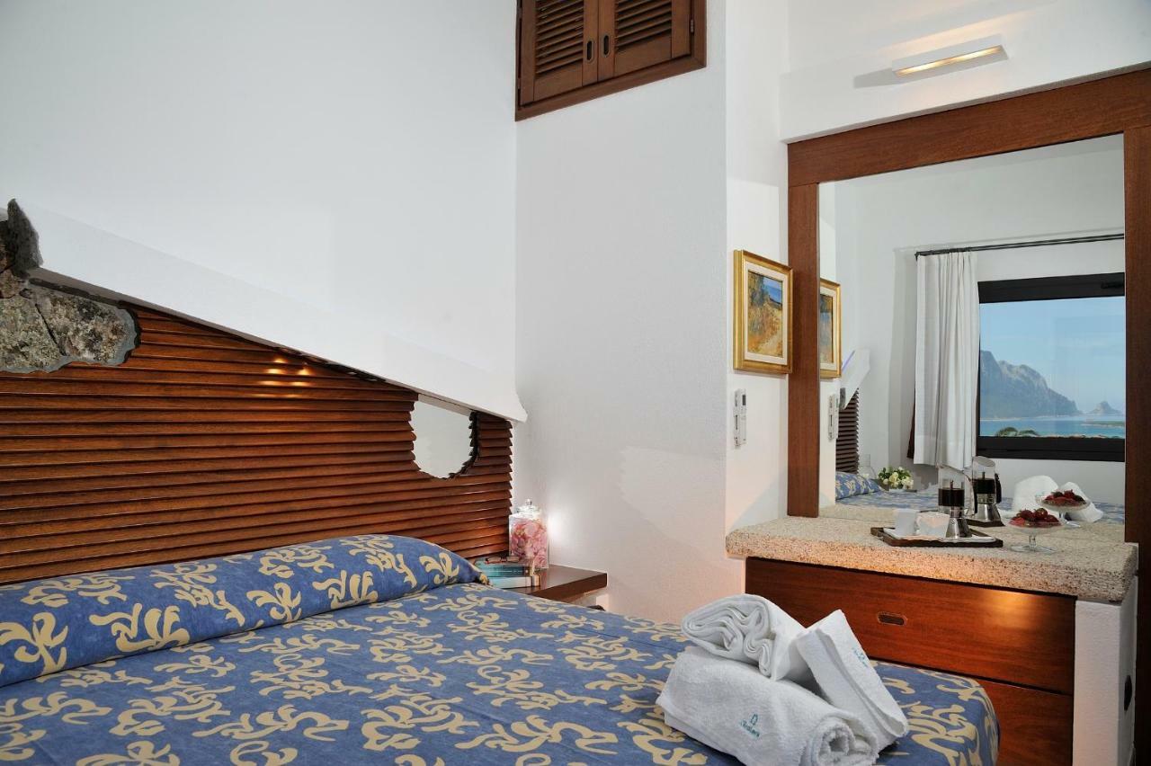 Residence L'Ea Di Lavru - Appartamenti Mono-Bilo-Trilocali Porto San Paolo  Bagian luar foto