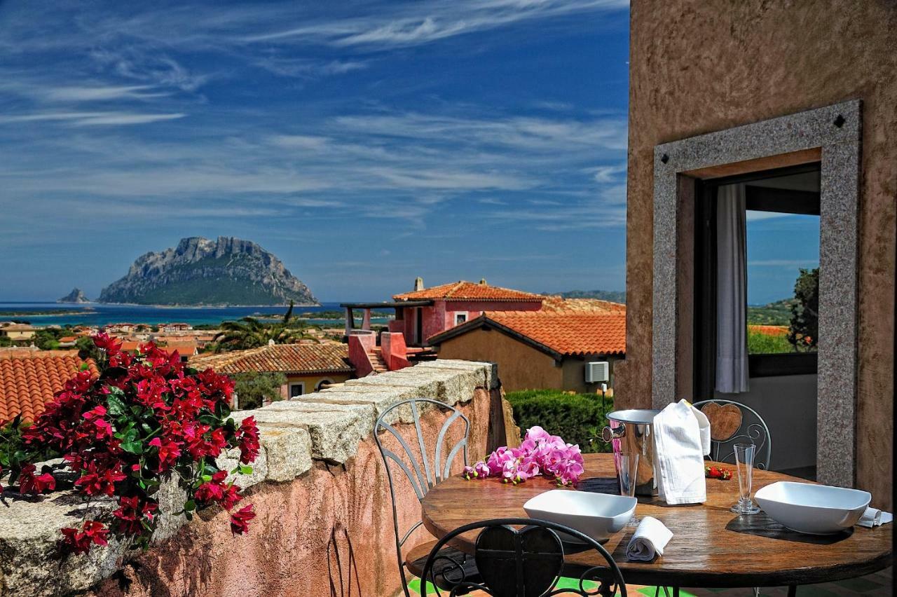 Residence L'Ea Di Lavru - Appartamenti Mono-Bilo-Trilocali Porto San Paolo  Bagian luar foto
