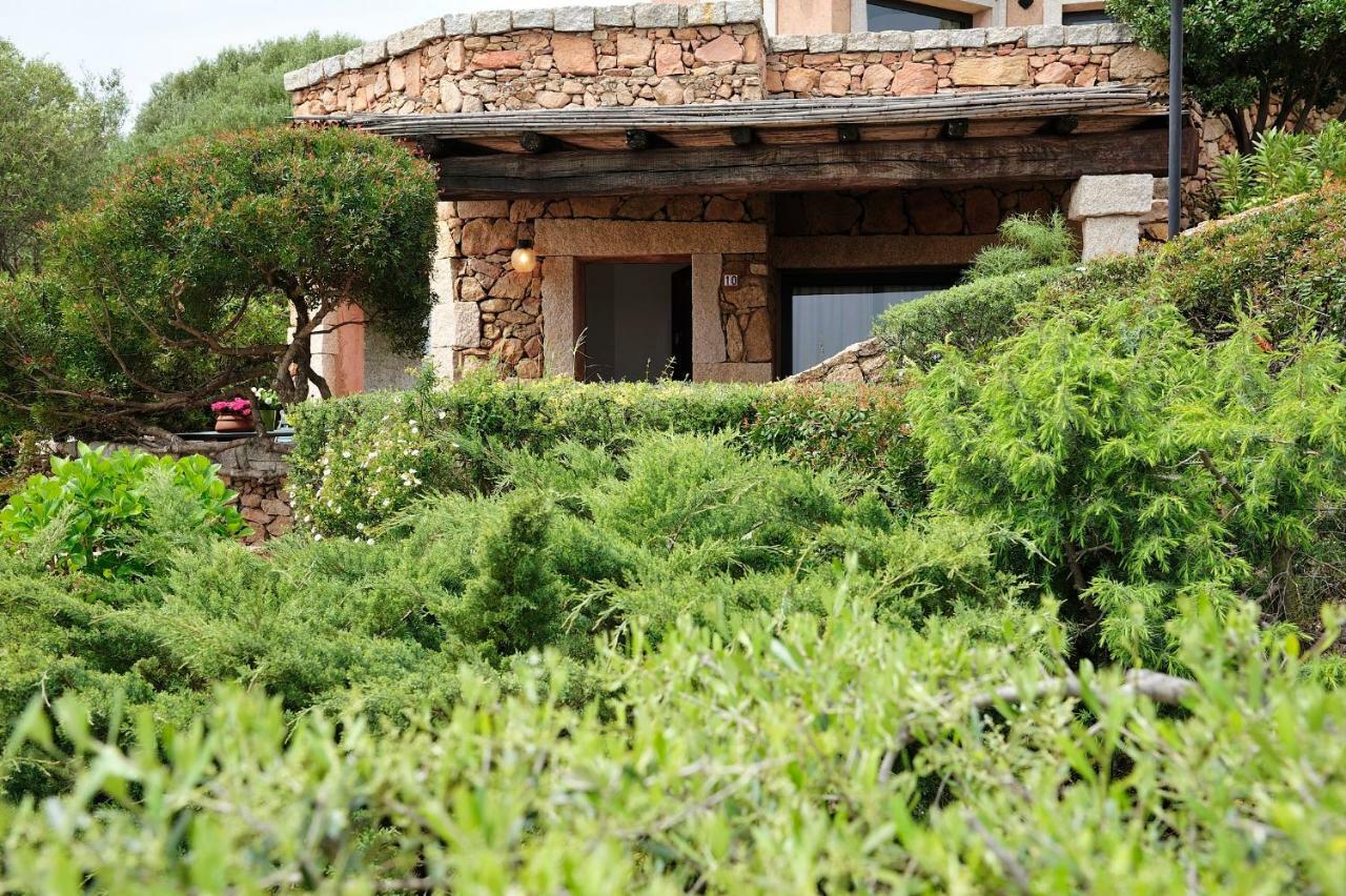 Residence L'Ea Di Lavru - Appartamenti Mono-Bilo-Trilocali Porto San Paolo  Bagian luar foto