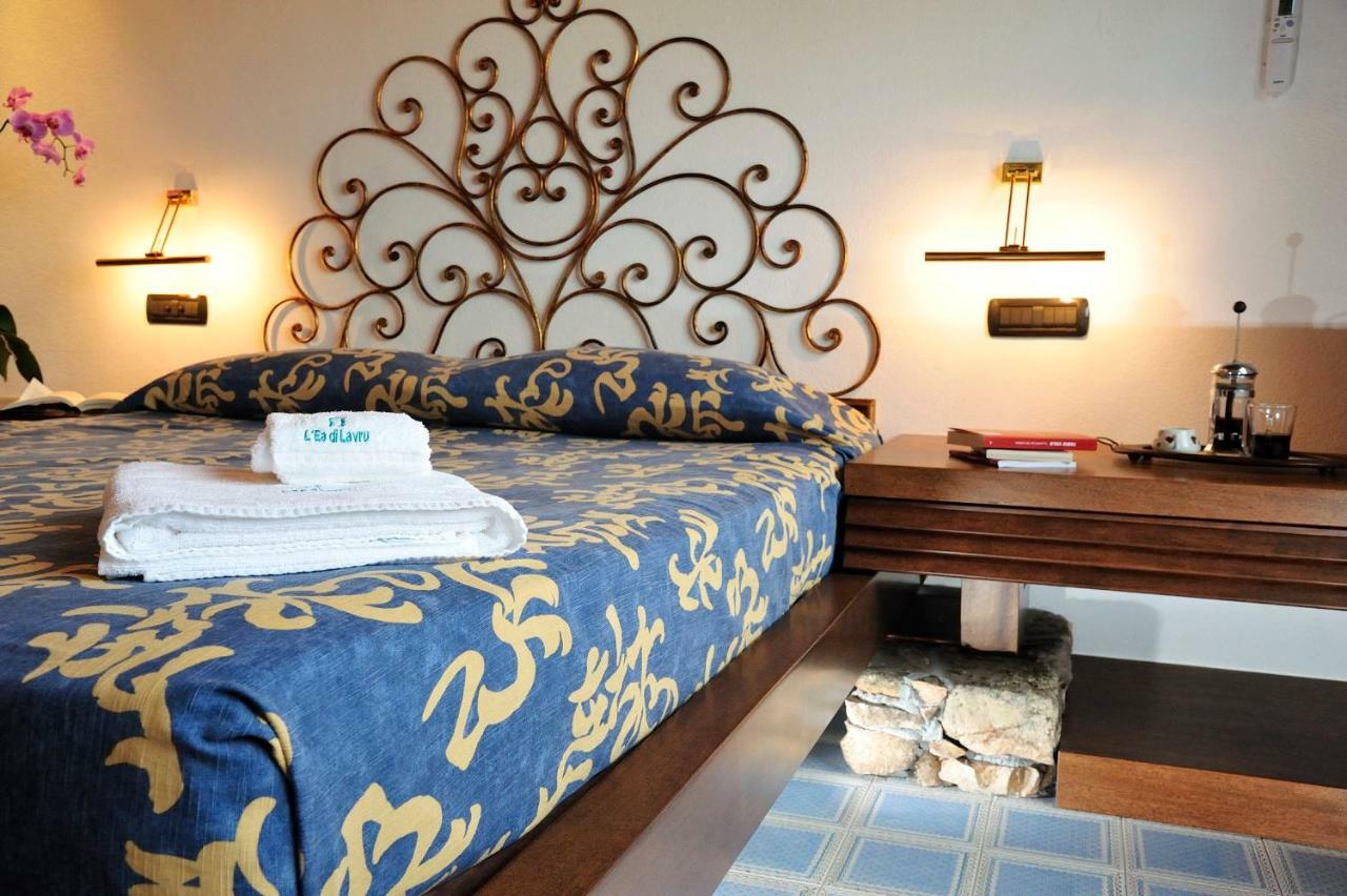 Residence L'Ea Di Lavru - Appartamenti Mono-Bilo-Trilocali Porto San Paolo  Bagian luar foto